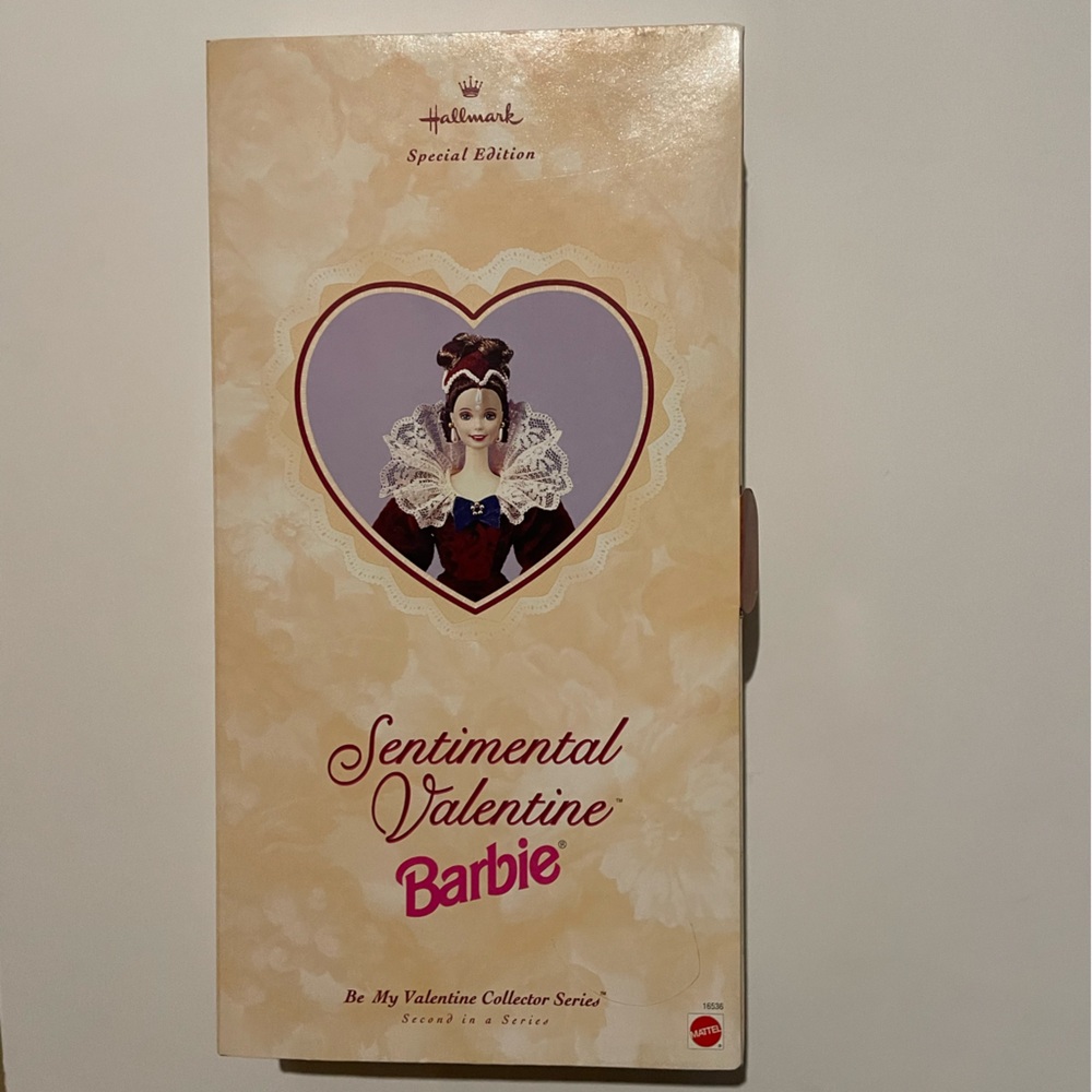 Sentimental Valentine Barbie - Picture 2 of 3